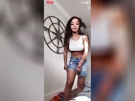 Baddie nipslip