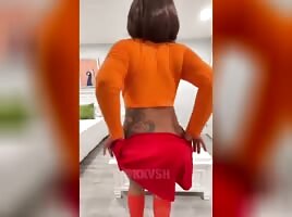 Velma Wants a Scooby Snack
