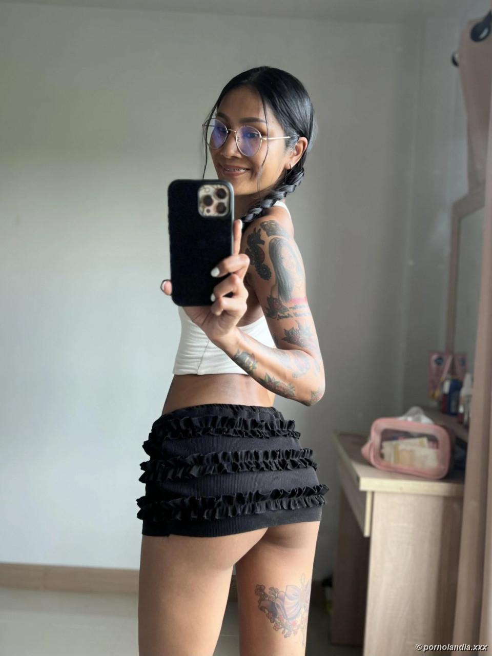 Flaquita de Tailandia sensualizándose con su cuerpo natural - Foto 248598