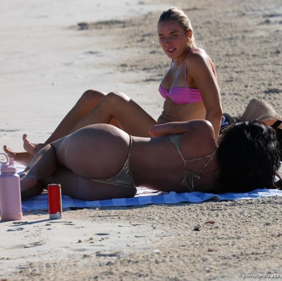 Kylie Jenner captada luciendo muy sexy en bikini - Foto 247383