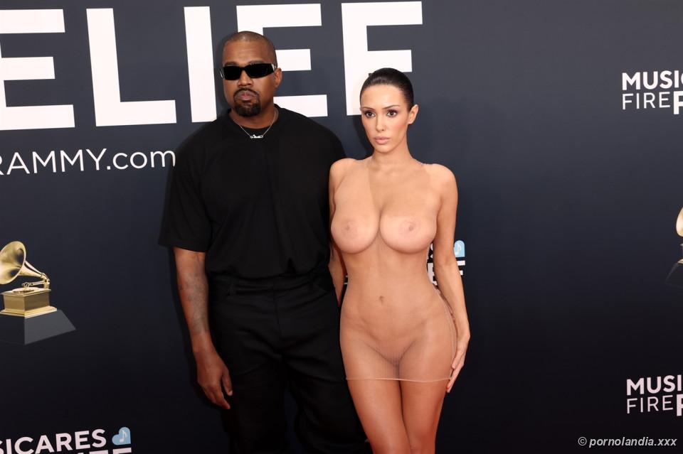 Bianca Censori luciendo Grammy con vestido transparente - Foto 246398
