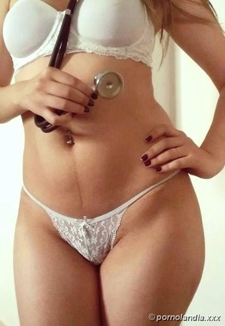 Joven estudiante de medicina en fotos desnuda - Foto 52191