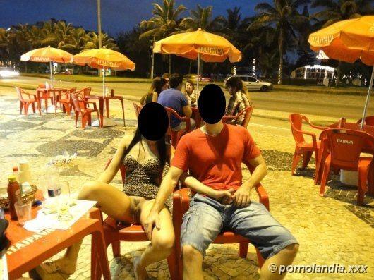 Marido cornudo compartiendo a su esposa con sus colegas - Foto 45817