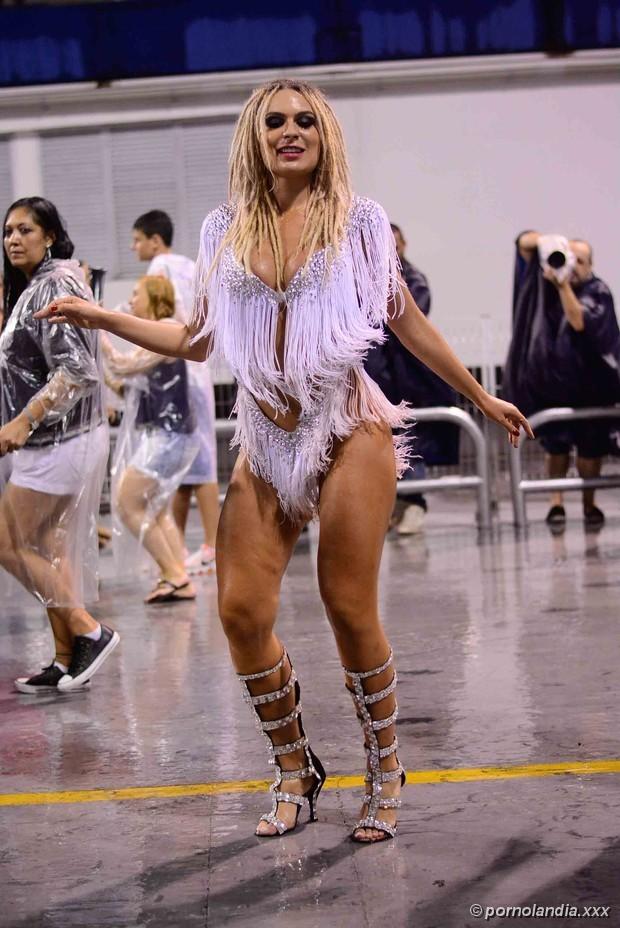 Fotos de Fernanda Lacerda A Mendigata en Carnaval 2016 - Foto 24108