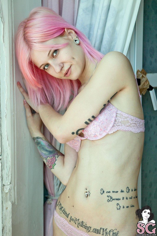 Emo blanca tatuada desnuda - Suicide Girls - Foto 4920