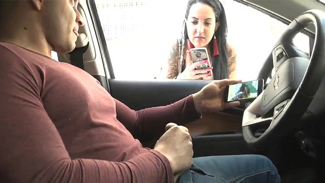 Atrapado masturbándose y follando al chico