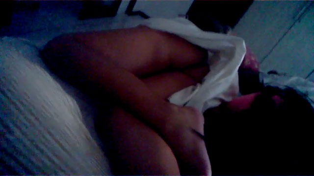 Chica caliente sin bragas durmiendo