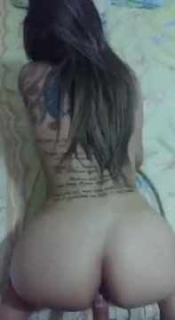 Chica desnuda en la calle 4 teniendo sexo