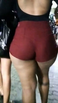 Culo caliente pillado en la calle