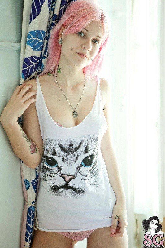 Emo blanca tatuada desnuda - Suicide Girls - Foto 4917