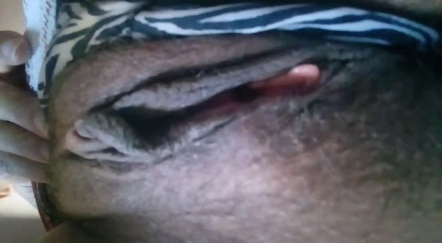 Mi esposa con el coño exhibiendo