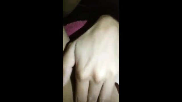 Mira a Taty con más lujuria en su coño