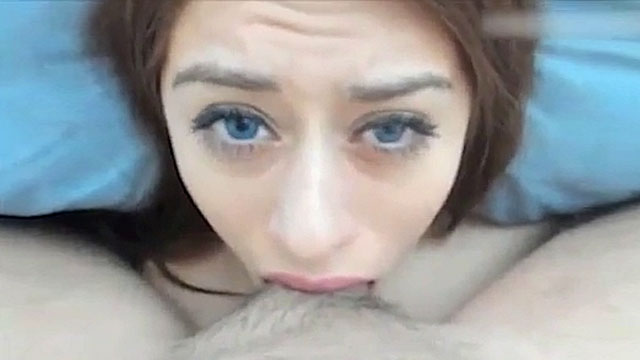 Muy Hermosa Jovencita Tragando Polla Entera