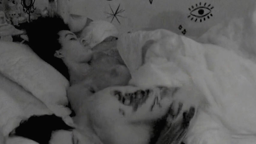 Natália Deodato de BBB 22 pechos pagados mientras duerme