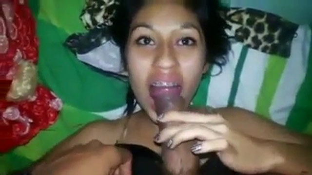 Puta flaca dando cayo en la red