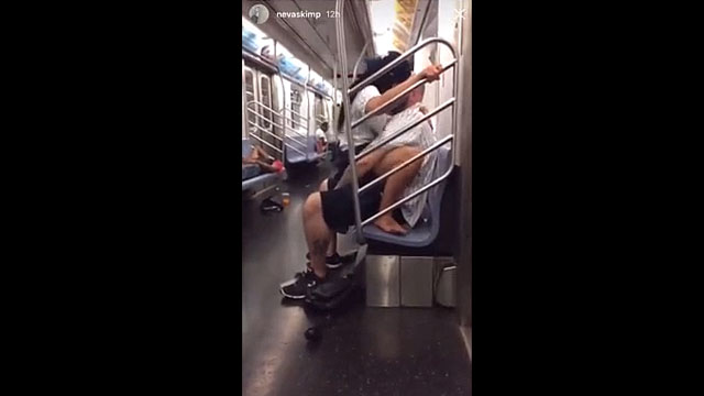 Sexo en el metro de Nueva York después del partido de béisbol