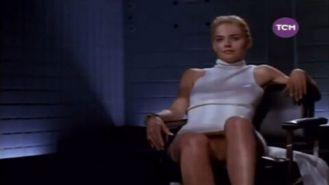 Sharon Stone sin bragas cruzando las piernas en Basic Instinct