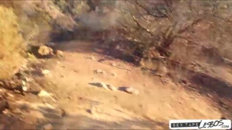 Addison Avery y Jenna Ashley amigas teniendo sexo besándose