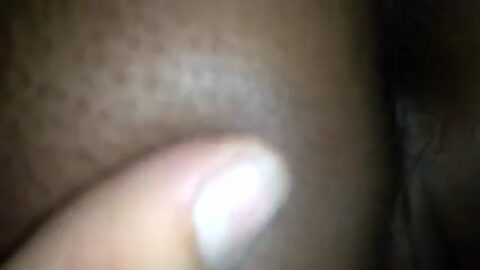 Afortunado grabando a 2 mulatas de cuatro en la cama