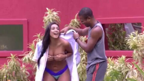 Amanda de BBB 15 desnuda en la piscina se volvió viral