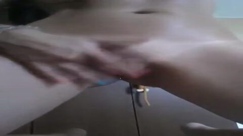 Ana Paula de Florianópolis SC en una siririca alucinante hasta correrse delicioso.