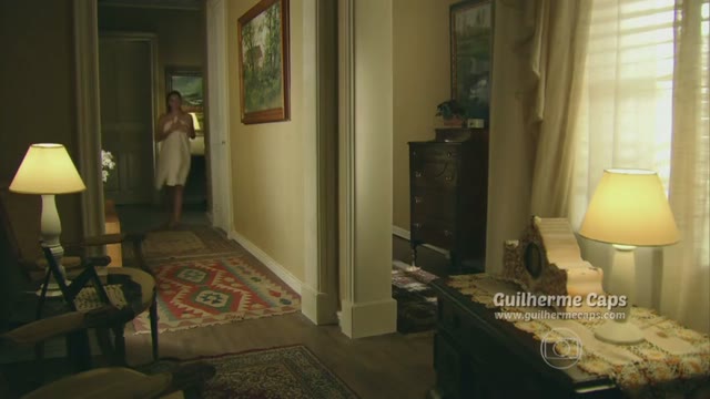 Bruna Marquezine casi paga pechos en la familia