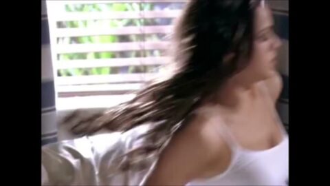 Bruna Marquezine en bragas