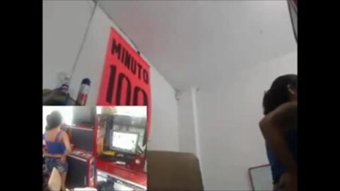 Cachonda en el trabajo - tubepornoamadoras.com