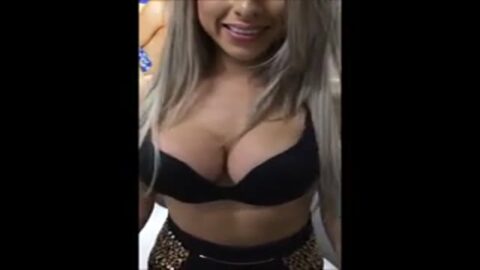 Caliente Rubia Sexy Portada Hipnotizante