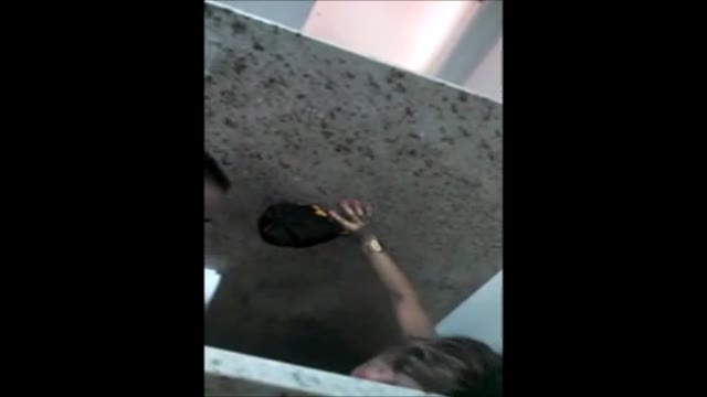 Chupar pollas en el baño de la fiesta se puso en línea