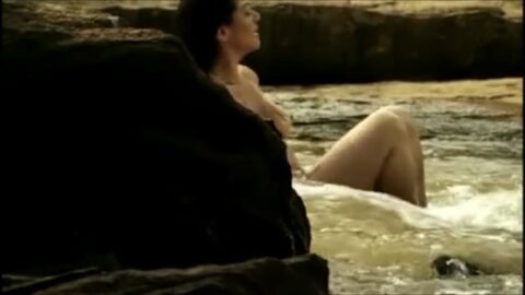 Cleo Pires desnuda, delicioso pecho