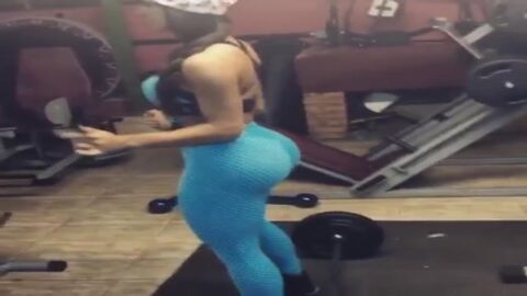 Culo caliente del gimnasio bailando