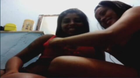 Daniele de Favela Alemão Rio de Janeiro con su amiga