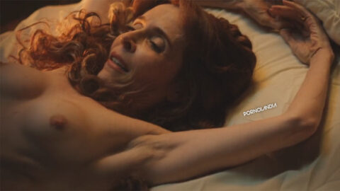 Deborah Evelyn desnuda teniendo sexo en la escena de Doña Beja