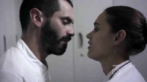 Elea Mercurio Desnuda En Escena De O Rebu