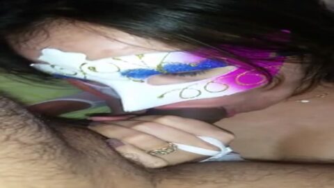 Esposa cachonda loca dando mamada casera