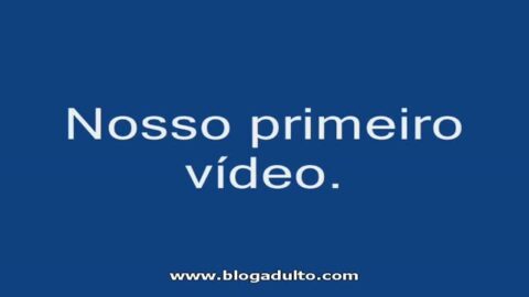 Esposa enmascarada chupando polla lentamente