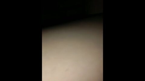 Esposa y Amigo Frotando el Coño