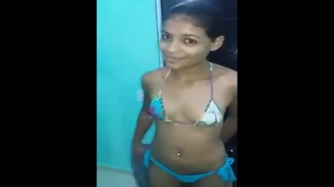 Ester de Alta Floresta MT Dándose una Ducha y Caminando Desnuda por Cidade