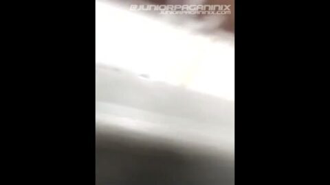 Estudiantes traviesos gimiendo en el baño