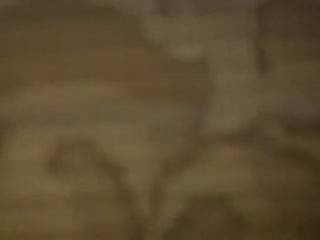 Grabó a escondidas a su ardiente prima en bikini