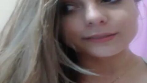 Isabela Rubia Caliente Mostrando Grandes Tetas Filtrada en Whatsapp