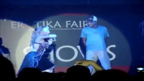 Jack kirteen strip tease en la feria erótica