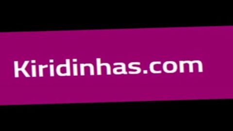 Joven pillada teniendo sexo en el baño