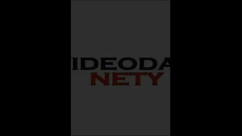 Joven rubia de facebook haciendo twerking en shorts ajustados