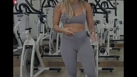 Kelly Key haciendo ejercicio muy caliente (cameltoe)