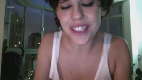 La actriz Barbara Paz desnuda en una escena de Gata Velha Still Mia