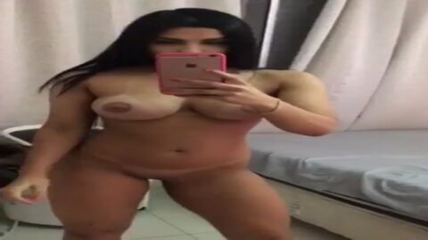 La candidata caliente de María a Concejal llega a Internet