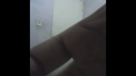 Leticia crentinha desnuda en el baño filtrada por WhatsApp