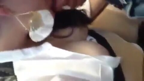 Mamada en el baño químico del box Carnatal.